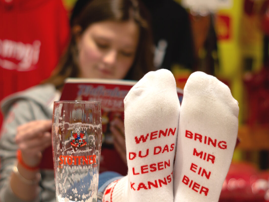 Socken Brauerei mit Logo und Schrift