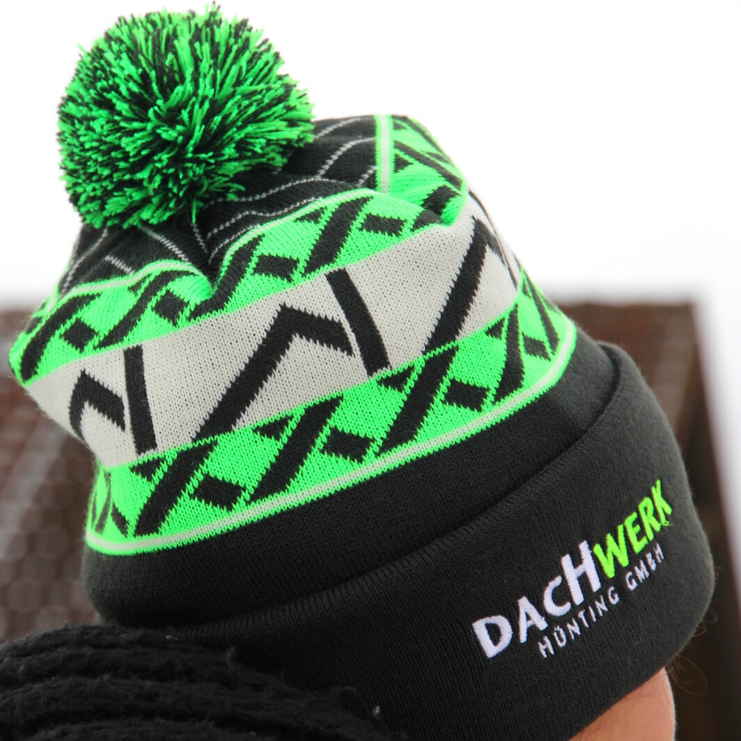 Mütze bestickt mit Logo und Muster Dachdecker