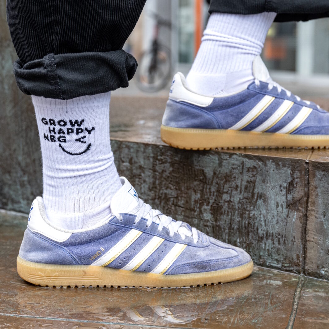 Weiße Socken Nürnberg Sozialprojekt Adidas-Schuhe