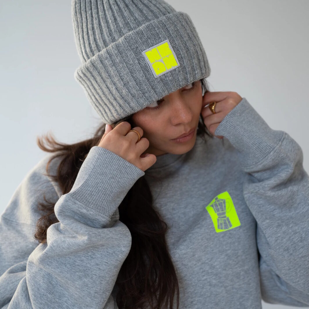 Mütze Merinowolle bestickt Sweater bedruckt