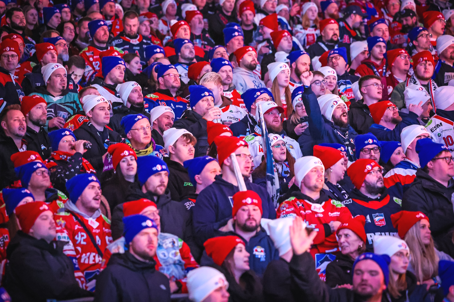 Mützen bestickt Eishockey-Fanblock