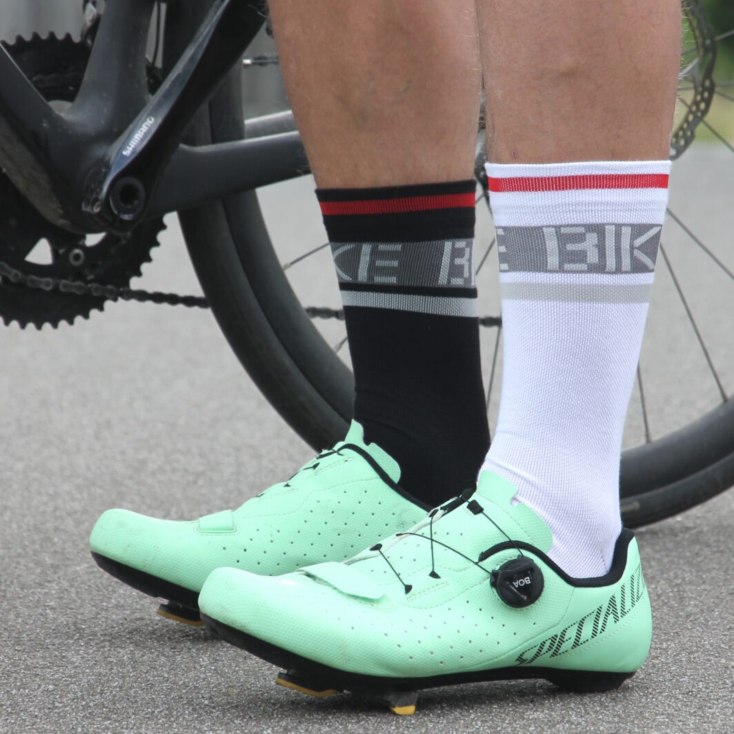 Rennrad-Schuhe mit Bike-Socken